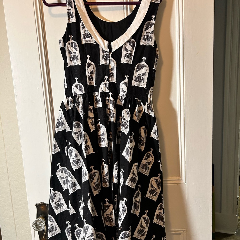 Chic Black and White Birdcage Midi Dress